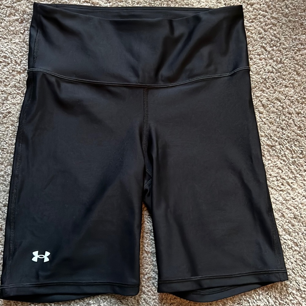 Under Armour Women's HeatGear Armour Bike Shorts, Size Medium